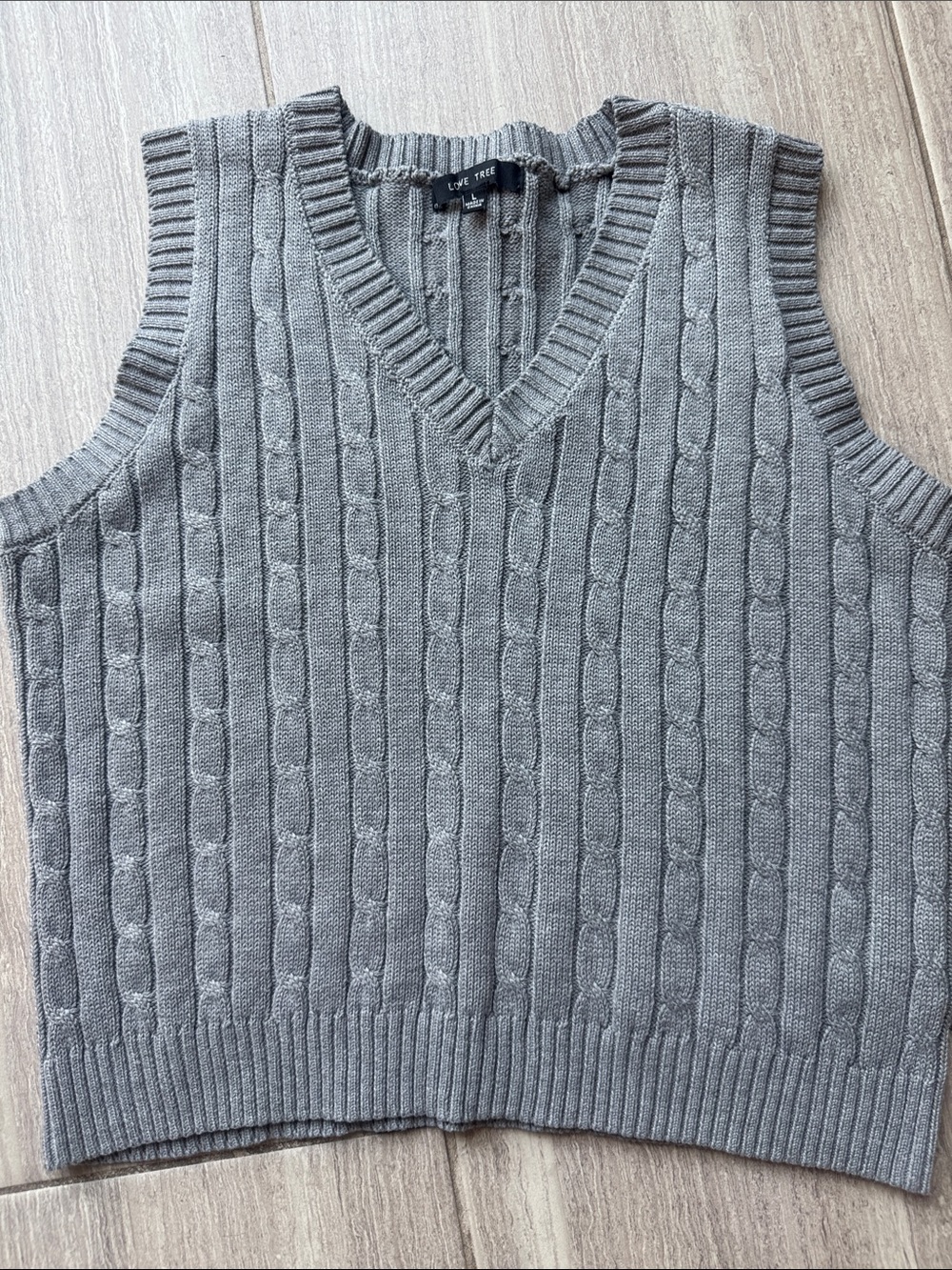 Love Tree Men's Cable Knit V-Neck Sweater Vest - Gray